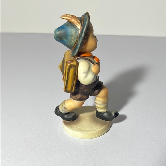 Charming “School Boy” Figurine Hummel. GH105 - Picture 4 of 5